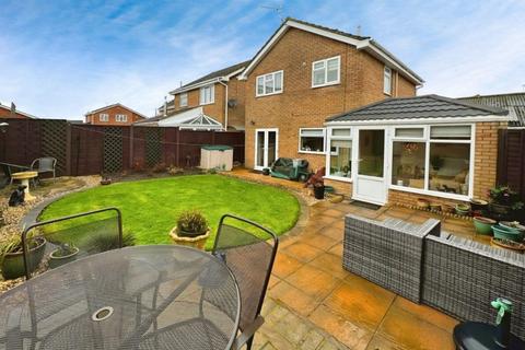 3 bedroom detached house for sale, Hadleigh Rise, Stratton St. Margaret, Swindon, SN3 4UJ