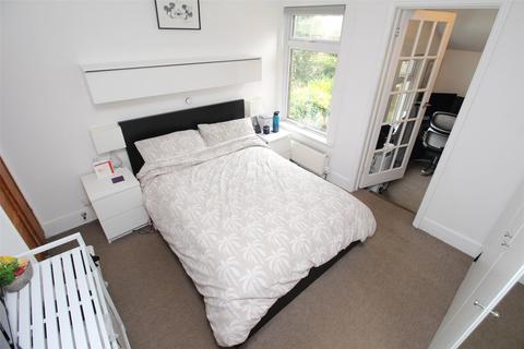 3 bedroom semi-detached house for sale - Barnet, Hertfordshire EN4