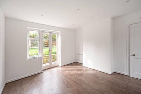 3 bedroom semi-detached house to rent - Addison Way, Hampstead Garden Suburb, London, NW11