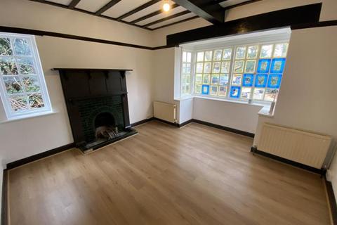 undefined, Kingfield Road, Woking GU22
