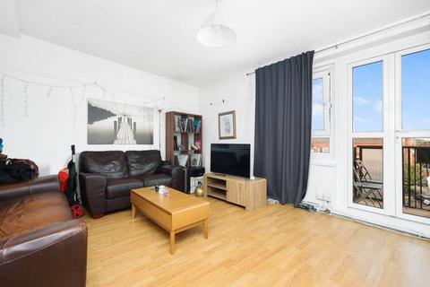 4 bedroom flat for sale, Cassell House, Stockwell, London, SW9