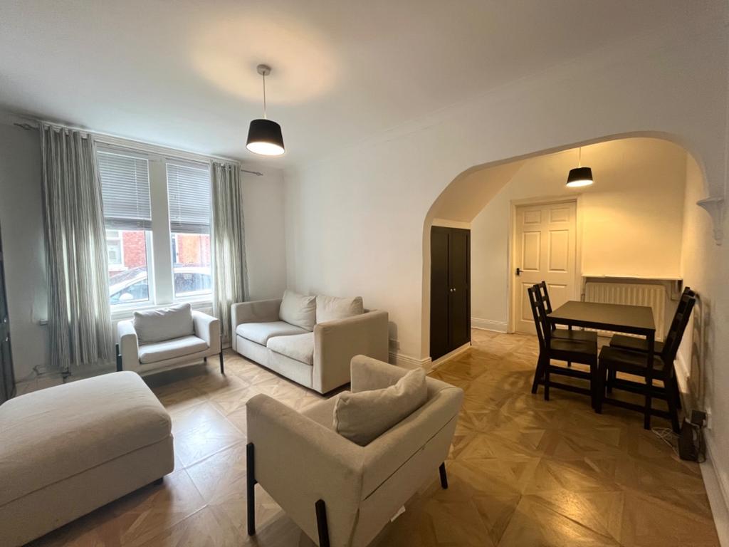 Mozart Street, South Shields 2 bed ground floor flat £595 pcm (£137 pw)