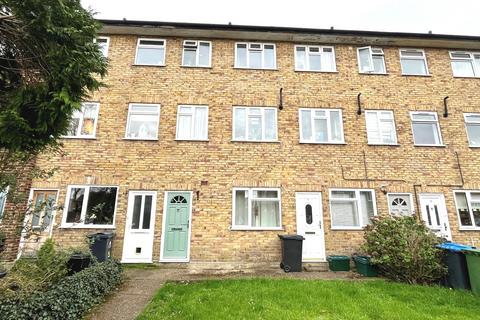 7 May Close, Chessington, KT9 2AP