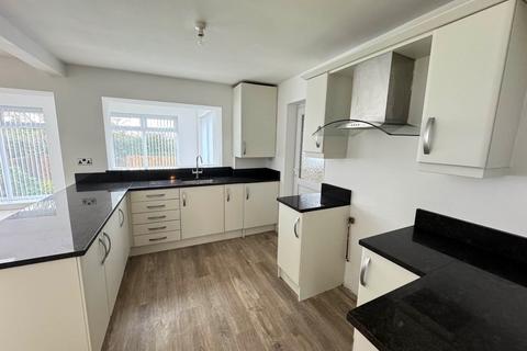 3 bedroom detached house to rent, Aysgarth Avenue, Wallsend  NE28 9XZ