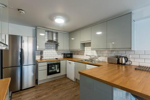 5 bedroom flat to rent, 1415L – West Bryson Road, Edinburgh, EH11 1EH