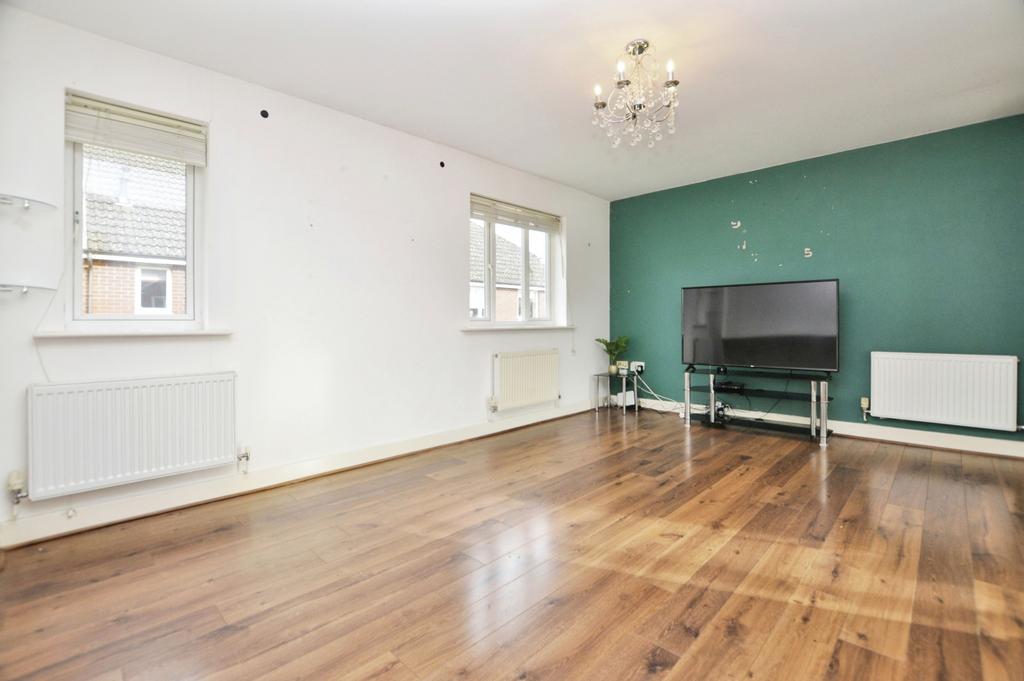 Chiltern Close, Chelmsford 1 bed apartment £875 pcm (£202 pw)