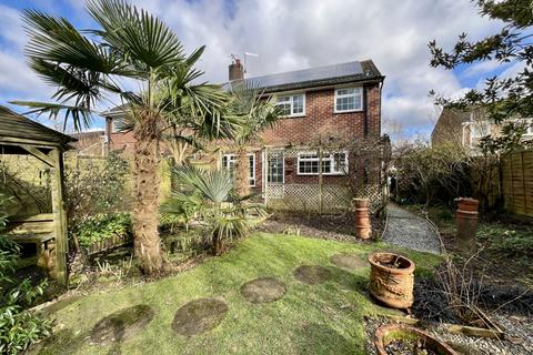 3 bedroom house for sale, Sheppeys, Haywards Heath, RH16