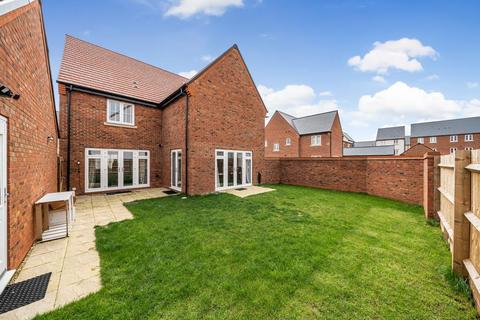 5 bedroom detached house to rent, Taunton Road,  Bicester,  OX26