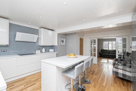 16 Green Glade, Theydon Bois, Epping, CM16 7LY