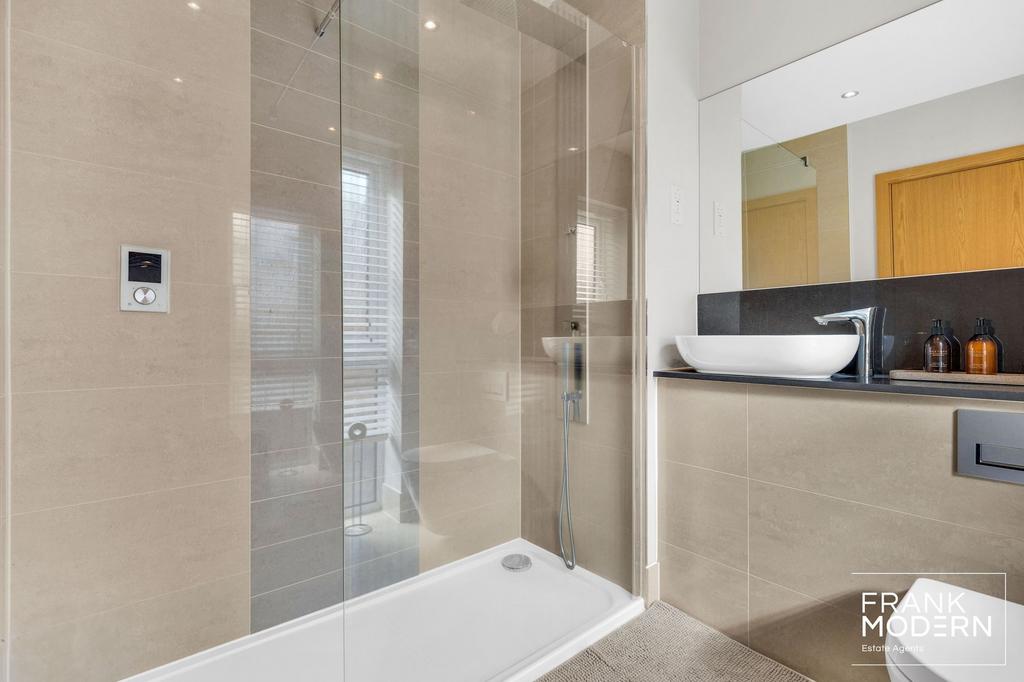 Bedroom Two En-Suite