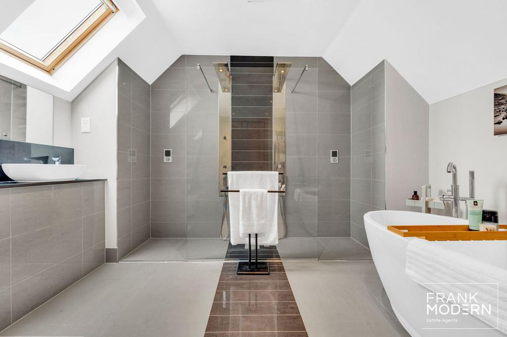 Bedroom One En-Suite