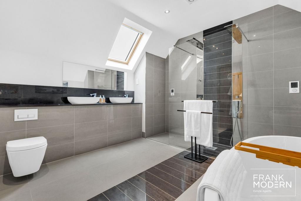Bedroom One En-Suite