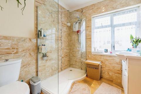 76 Park Lane, London, N9 9BQ