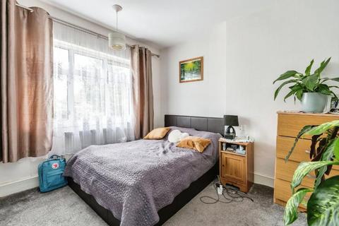 76 Park Lane, London, N9 9BQ