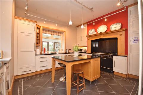 5 bedroom semi-detached house for sale, Windsor Road, Chorley