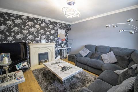 3 bedroom end of terrace house for sale, Bloxham Road, New Parks