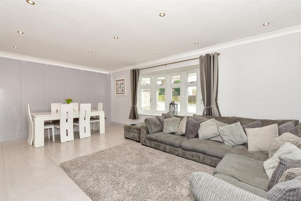 Arcadia Road, Istead Rise, Kent 4 bed detached house for sale £650,000