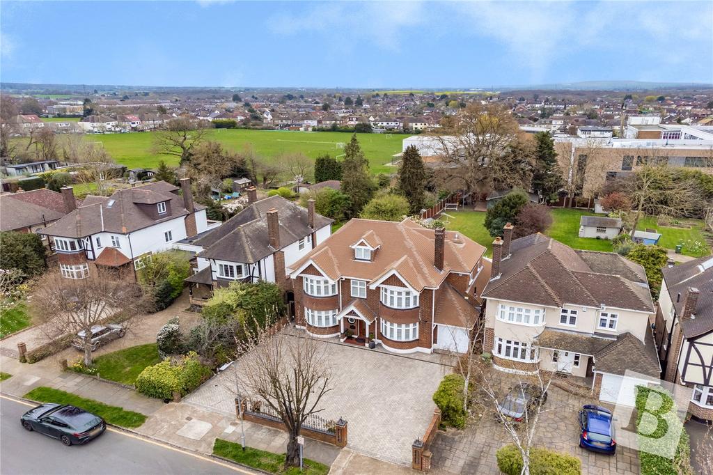 Holden Way, Upminster, RM14 5 bed detached house for sale - £2,000,000