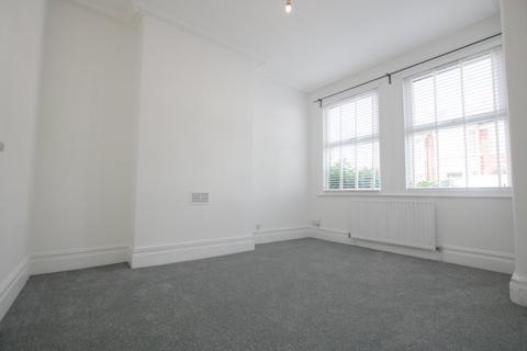 2 bedroom maisonette to rent, Chapter Road, Willesden