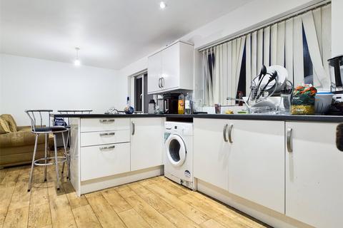 6 bedroom semi-detached house to rent - Rushlake Close, Brighton, BN1