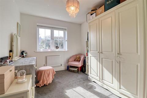 23 Honeypot Way, Walton On The Naze, CO14 8FH