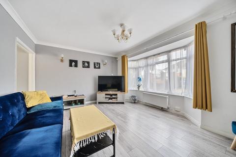 3 bedroom terraced house for sale, Fairmead Crescent, Edgware, Greater London. HA8 8YR