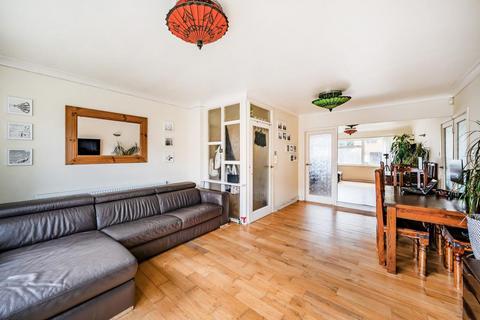 1 Temple Close, London, N3 3SB