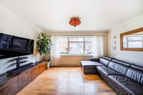 1 Temple Close, London, N3 3SB