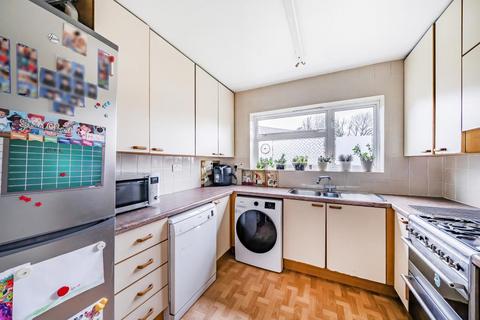 1 Temple Close, London, N3 3SB