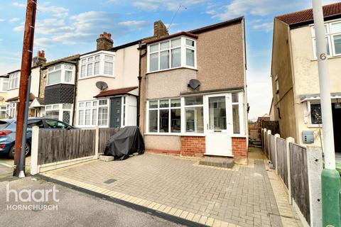 2 bedroom end of terrace house for sale - Benets Road, Hornchurch