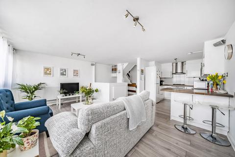 2 bedroom apartment for sale - Coates Walk, Brentford, Greater London