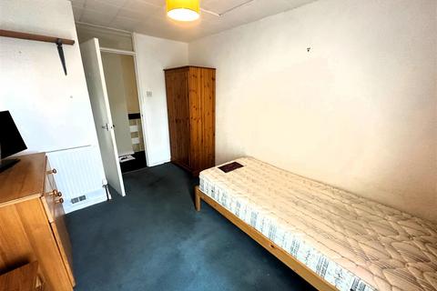 35 Engleheart Drive, Feltham, TW14 9HL