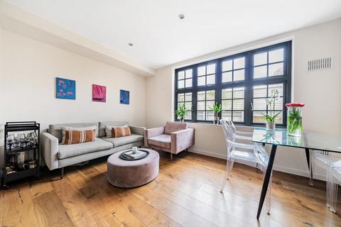 2 bedroom flat for sale, Archway Road, Highgate