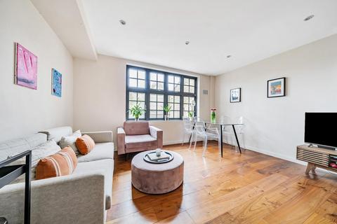 2 bedroom flat for sale, Archway Road, Highgate