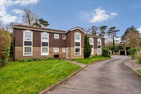 2 bedroom apartment for sale - Larchmoor Park, Gerrards Cross Road, Stoke Poges