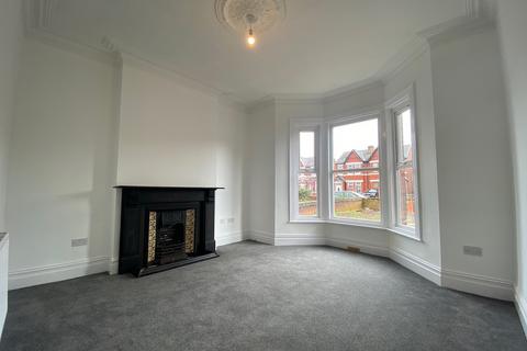 3 bedroom semi-detached house to rent - Southport PR8
