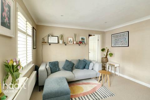 1 bedroom apartment for sale, Grove Vale, London