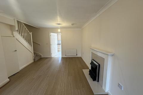 3 bedroom end of terrace house to rent, Wagtail Drive, Bury St. Edmunds IP32