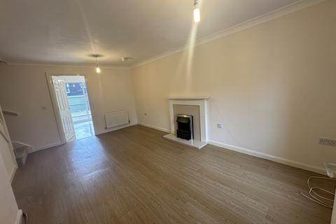 3 bedroom end of terrace house to rent, Wagtail Drive, Bury St. Edmunds IP32