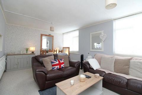 2 bedroom flat for sale, Martin Lane, Rugby, Warwickshire, CV22 7RF