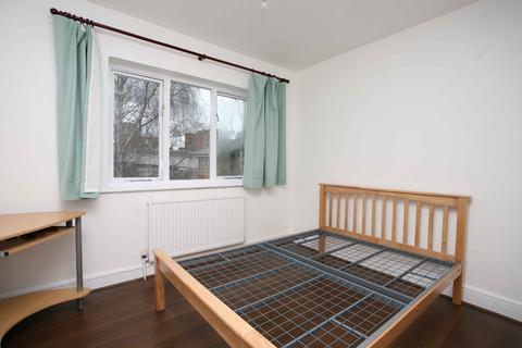 3 bedroom flat to rent - Trundleys Road, London SE8