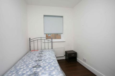 3 bedroom flat to rent - Trundleys Road, London SE8