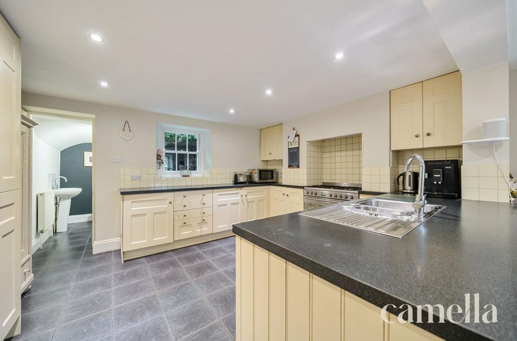 Kitchen/Dining Area