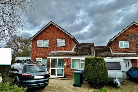 4 bedroom detached house to rent, Fairford Way,  Bicester,  OX26