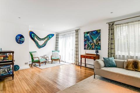 15 Bramalea Close, London, N6 4QD