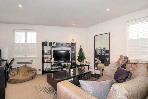 1 bedroom flat to rent, Weybridge, Surrey, KT13