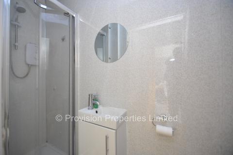1 bedroom flat to rent, Moorland Road, Hyde Park LS6