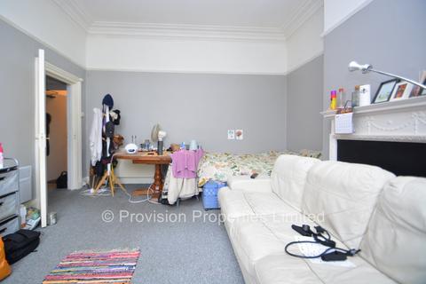 1 bedroom flat to rent, Moorland Road, Hyde Park LS6
