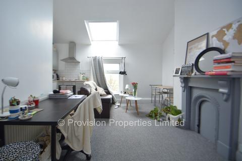 1 bedroom flat to rent, Moorland Road, Hyde Park LS6