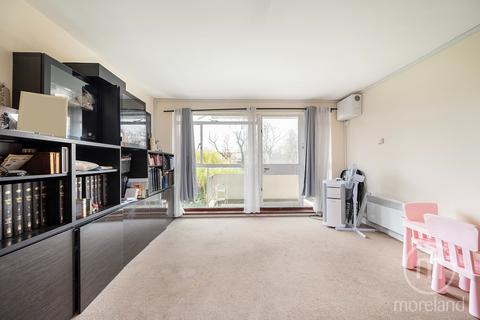 2 bedroom flat for sale, Woodlands, Greater London NW11